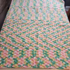 Crochet Afgan Hand Made 42x32 Baby Toddler Blanket Excellent Condition